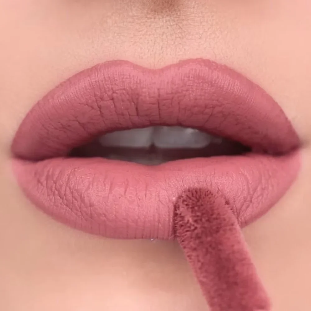 Makeup Revolution Matte Bomb Lipstick - Fancy Pink